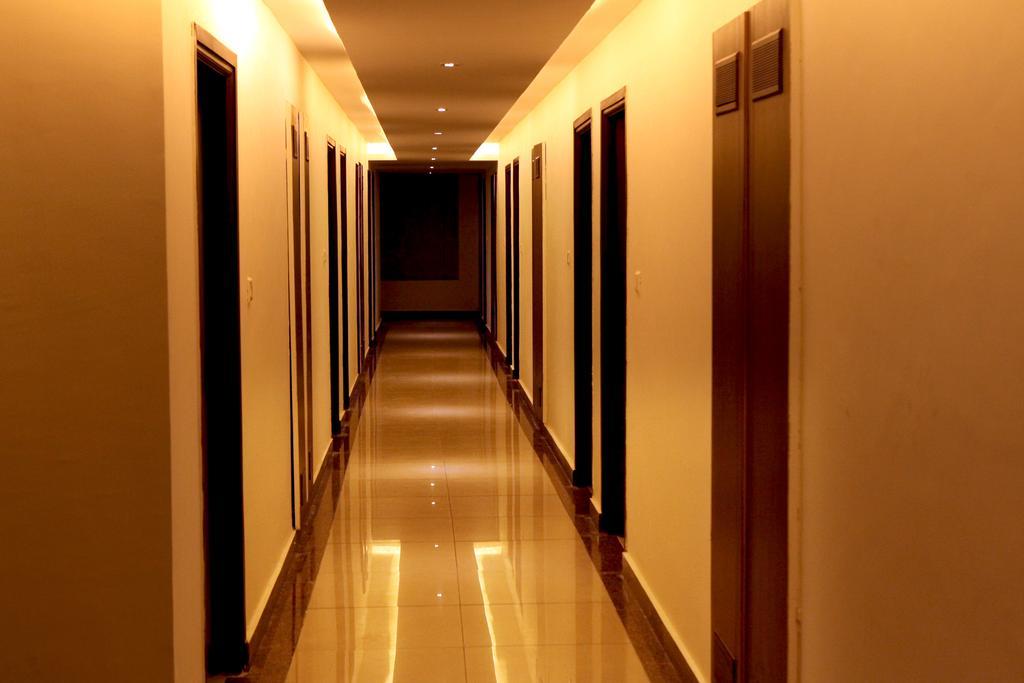 Hotel Sk Elegance Mysore Eksteriør billede