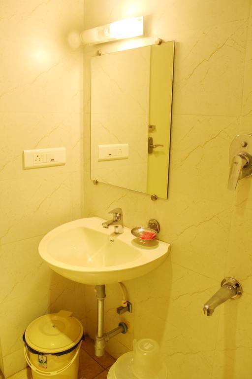 Hotel Sk Elegance Mysore Værelse billede