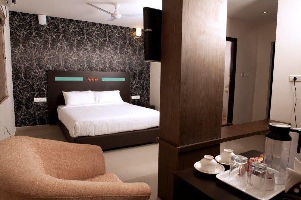Hotel Sk Elegance Mysore Eksteriør billede